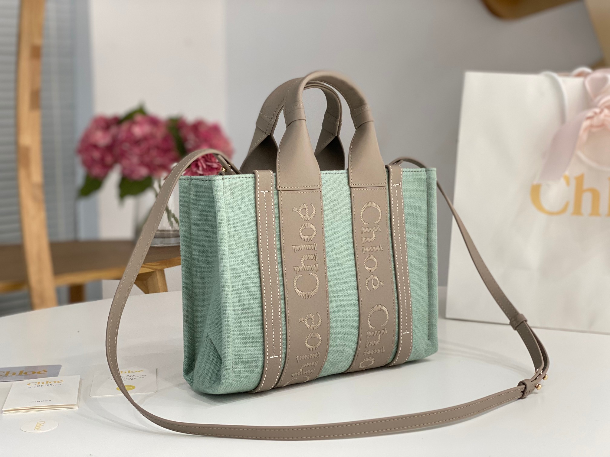 Chloe Small Woody Tote Bag In Linen